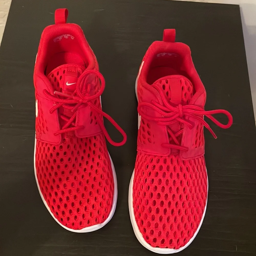 Red Nike Roche - Picture 5 of 5